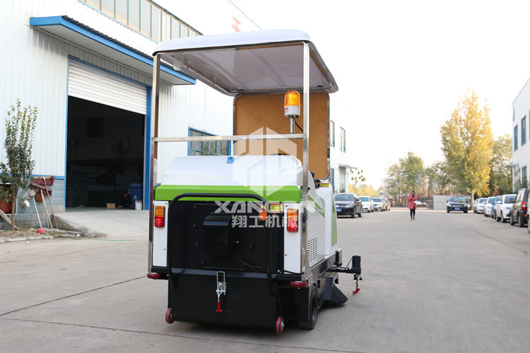電動(dòng)掃地車生產(chǎn)廠家告訴你掃地機(jī)購買的必要性！
